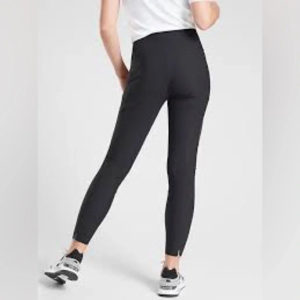 Athleta Black Stellar Tight Leggings size 2